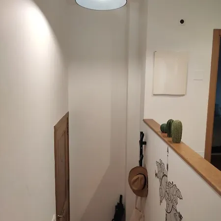 Apartamento Detrás De María Pita- Ciudad Vieja *